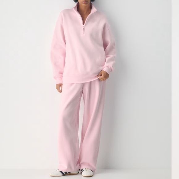 Aritzia Tops - Aritzia
Cozy Sweatfleece Boyfriend 1/2 Zip